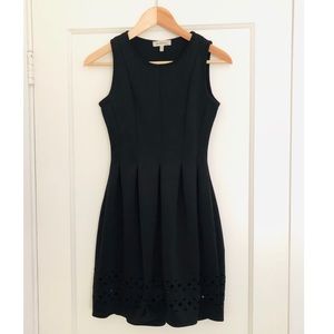 🌷Pleated black skater dress